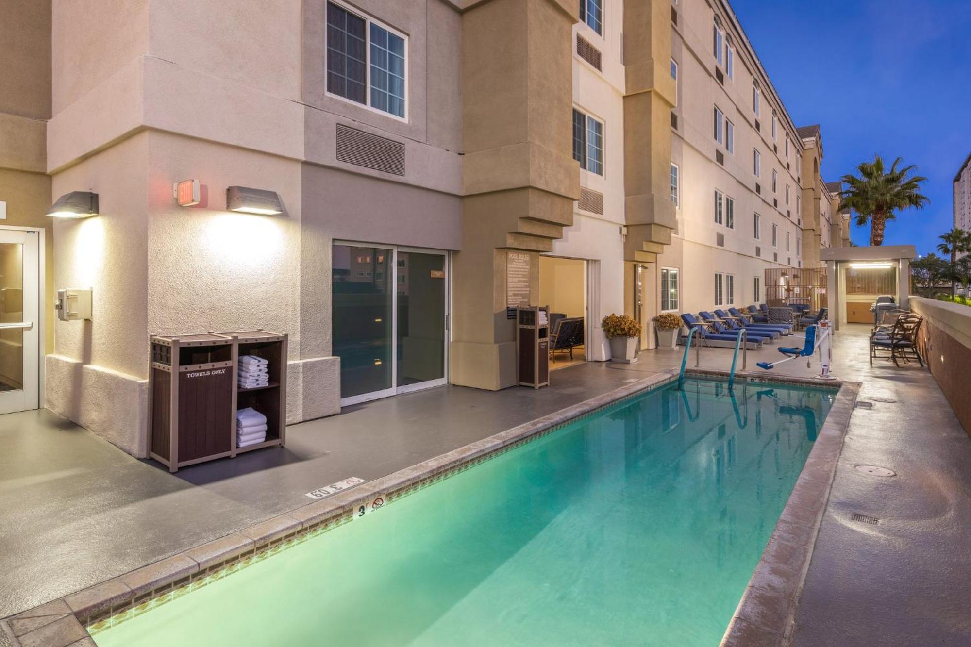 Candlewood Suites Anaheim - Resort Area By Ihg Extérieur photo